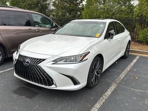 Used 2022 Lexus ES 300h w/ Premium Package image 9