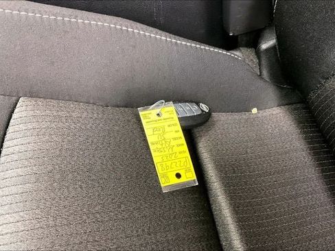 Used 2025 Nissan Altima 2.5 SV FWD image 13
