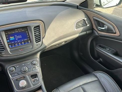 Used 2015 Chrysler 200 C w/ Navigation & Sound Group I image 25