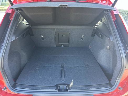 Certified 2024 Volvo XC40 B5 Plus w/ Climate Package image 23