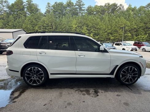 Used 2025 BMW X7 xDrive40i w/ M Sport Package AWD/4WD image 8