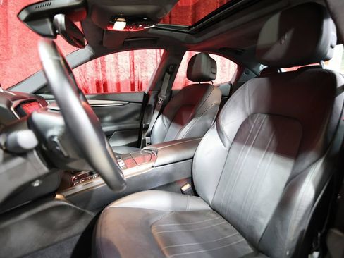 Used 2018 Maserati Ghibli RWD image 13