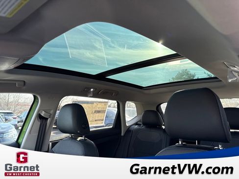 New 2025 Volkswagen Taos SE image 10