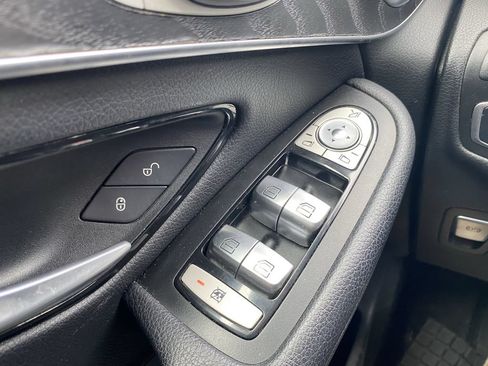 Used 2017 Mercedes-Benz GLC 300 4MATIC Coupe image 10