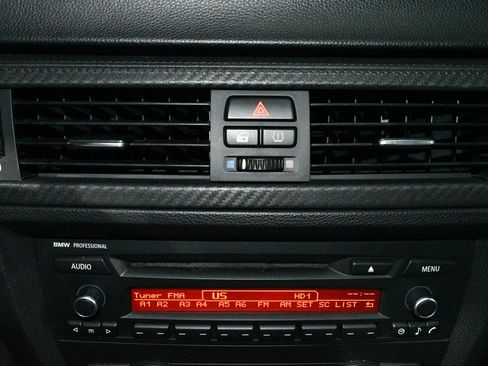 Used 2011 BMW M3 Sedan RWD image 31