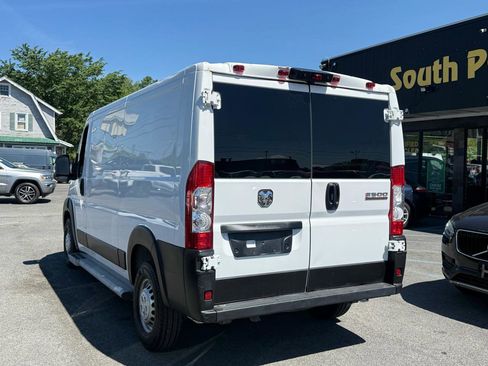 Used 2025 RAM ProMaster 2500 w/ U-Haul Equipment Group FWD image 5
