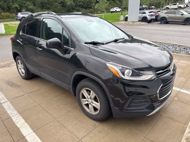 Used 2019 Chevrolet Trax LT w/ LT Convenience Package AWD/4WD image 3