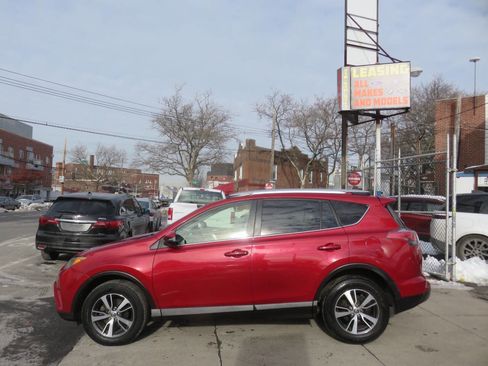 Used 2016 Toyota RAV4 XLE AWD/4WD image 7