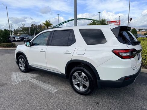 Used 2024 Honda Pilot EX-L image 2