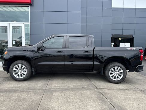 Used 2024 Chevrolet Silverado 1500 Custom image 6
