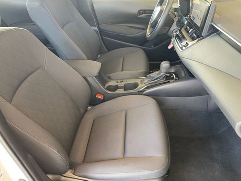 Used 2025 Toyota Corolla LE image 34