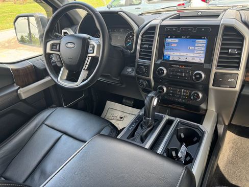 Used 2018 Ford F150 Lariat w/ Equipment Group 502A Luxury AWD/4WD image 28