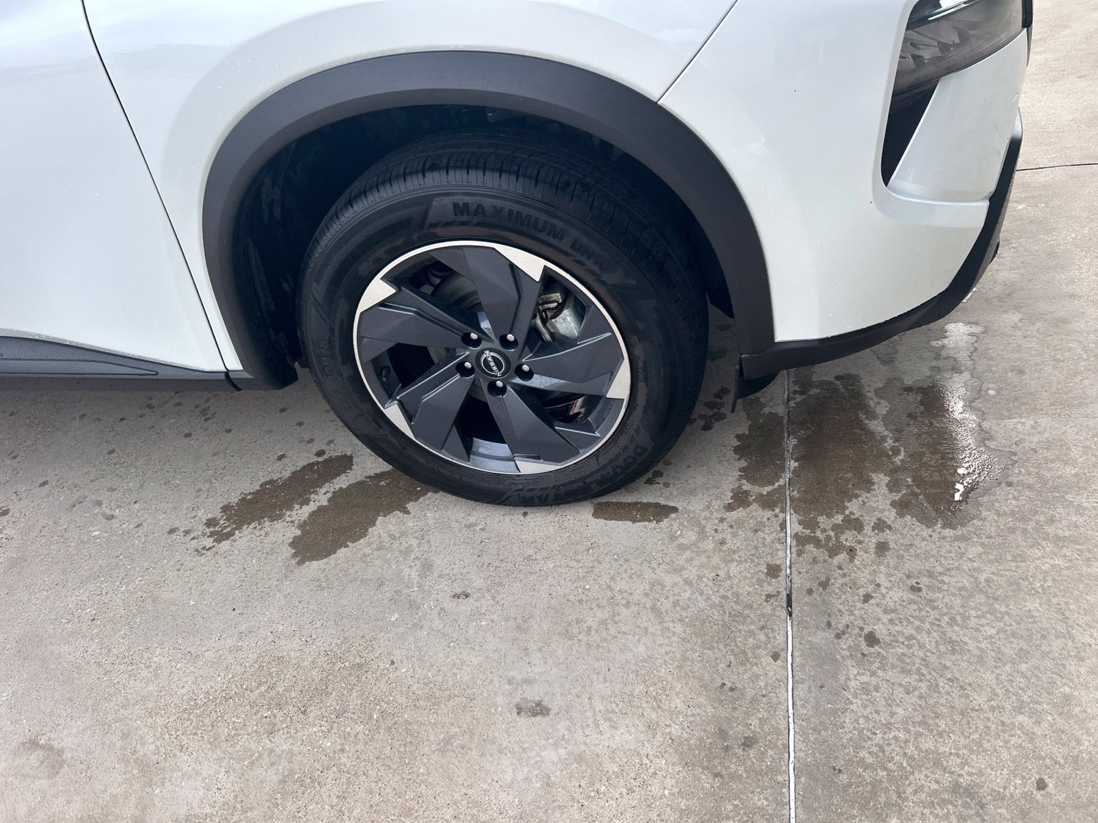 Used 2024 Nissan Rogue SV FWD image 5