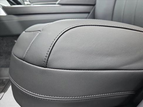 New 2026 Land Rover Range Rover SE image 29