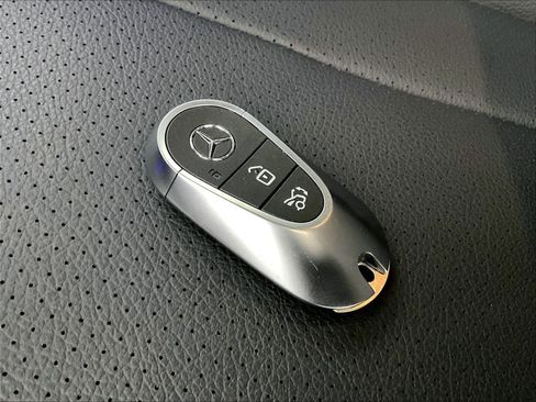 Used 2026 Mercedes-Benz CLE 300 4MATIC Cabriolet image 12