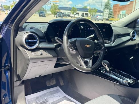 Used 2024 Chevrolet Trax LT w/ Driver Confidence Package FWD image 13