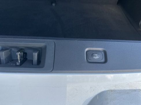 Used 2025 Ford Expedition Max Platinum w/ Driver's Package image 32