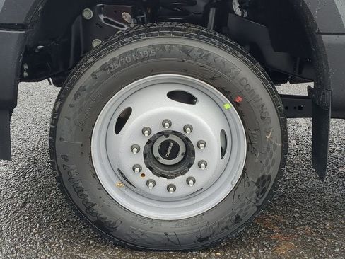 New 2024 Ford F550 4x4 Regular Cab Super Duty image 25