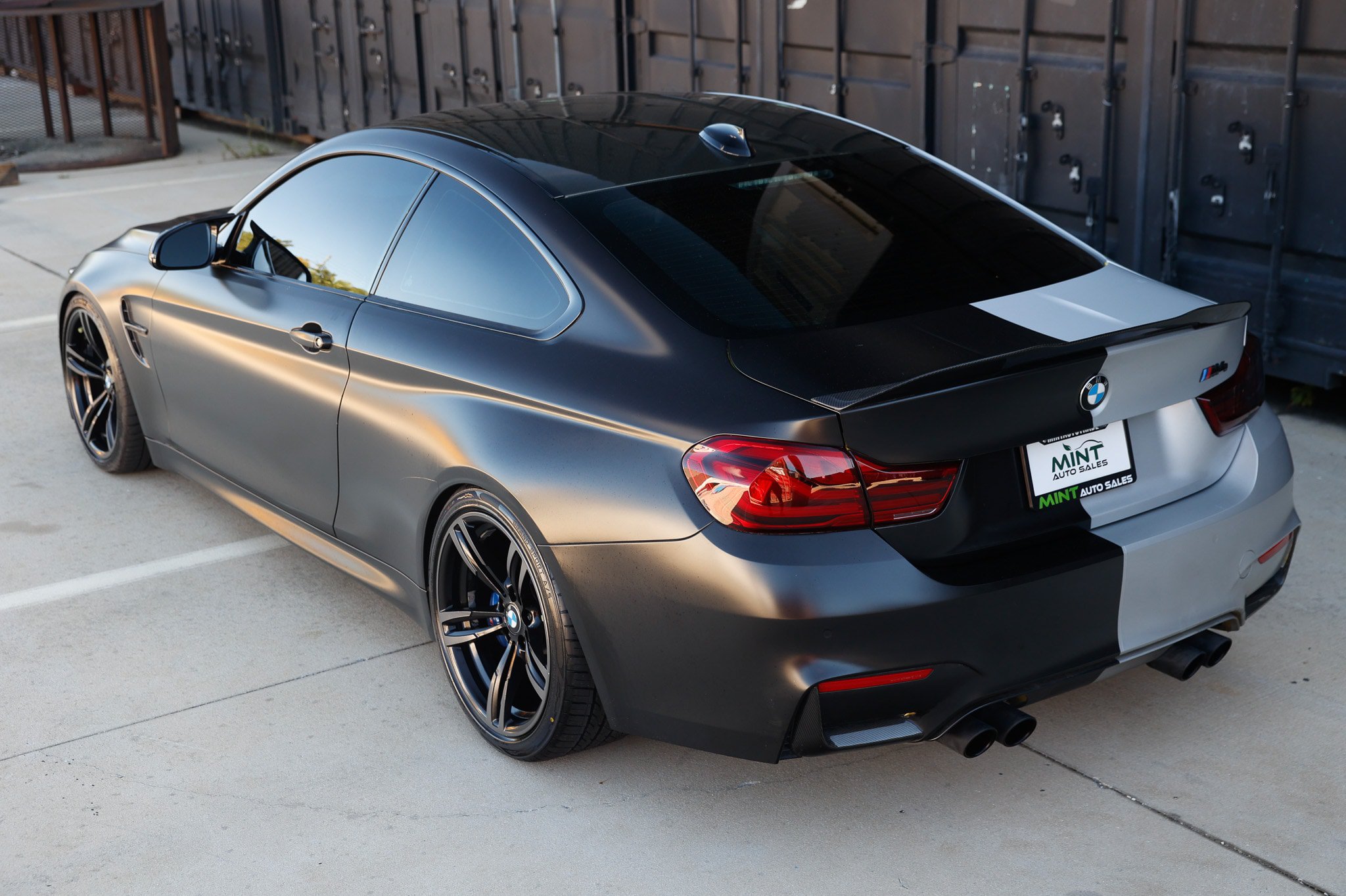 Used 2019 BMW M4 Coupe w/ Executive Package RWD image 8