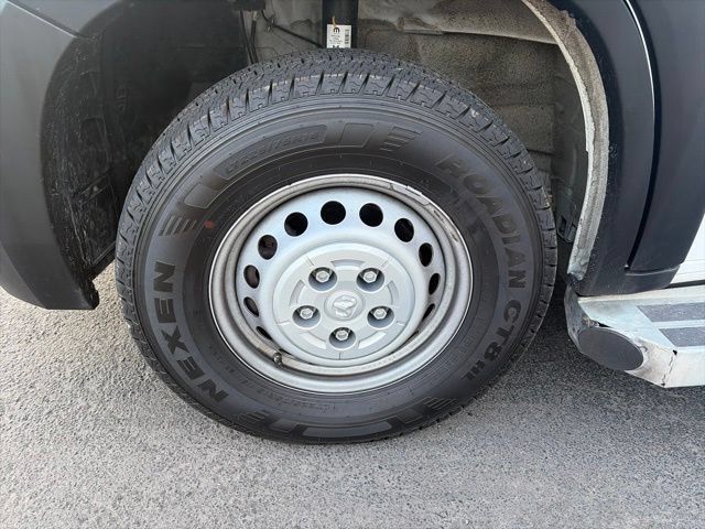 Used 2025 RAM ProMaster 2500 w/ U-Haul Equipment Group FWD image 2
