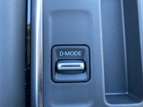 New 2026 Nissan Pathfinder SL w/ SL Premium Package image 12