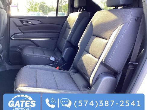 Used 2024 Chevrolet Traverse LT FWD image 17