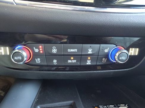 Used 2023 Buick Enclave Premium w/ Experience Buick Package image 27