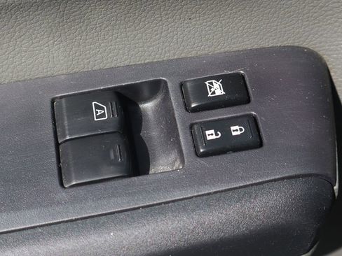 Used 2019 Nissan NV 2500 SV RWD image 20
