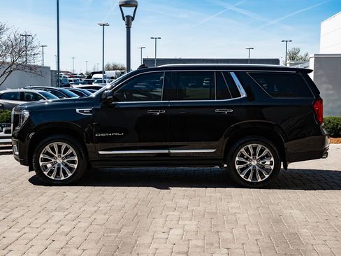 Used 2021 GMC Yukon Denali w/ Denali Premium Package AWD/4WD image 5