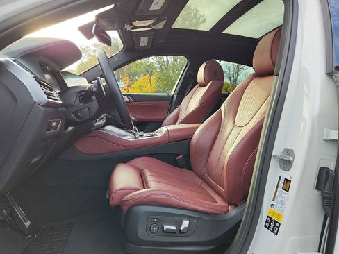 Used 2022 BMW X6 xDrive40i w/ Executive Package image 13