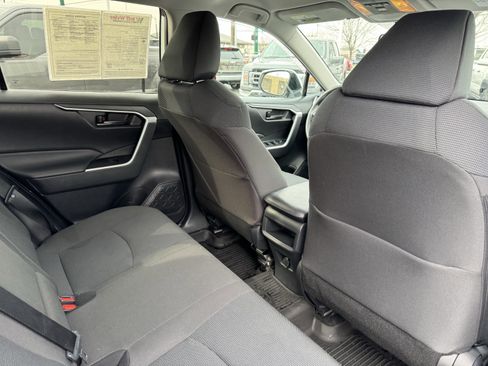 Used 2021 Toyota RAV4 LE image 33