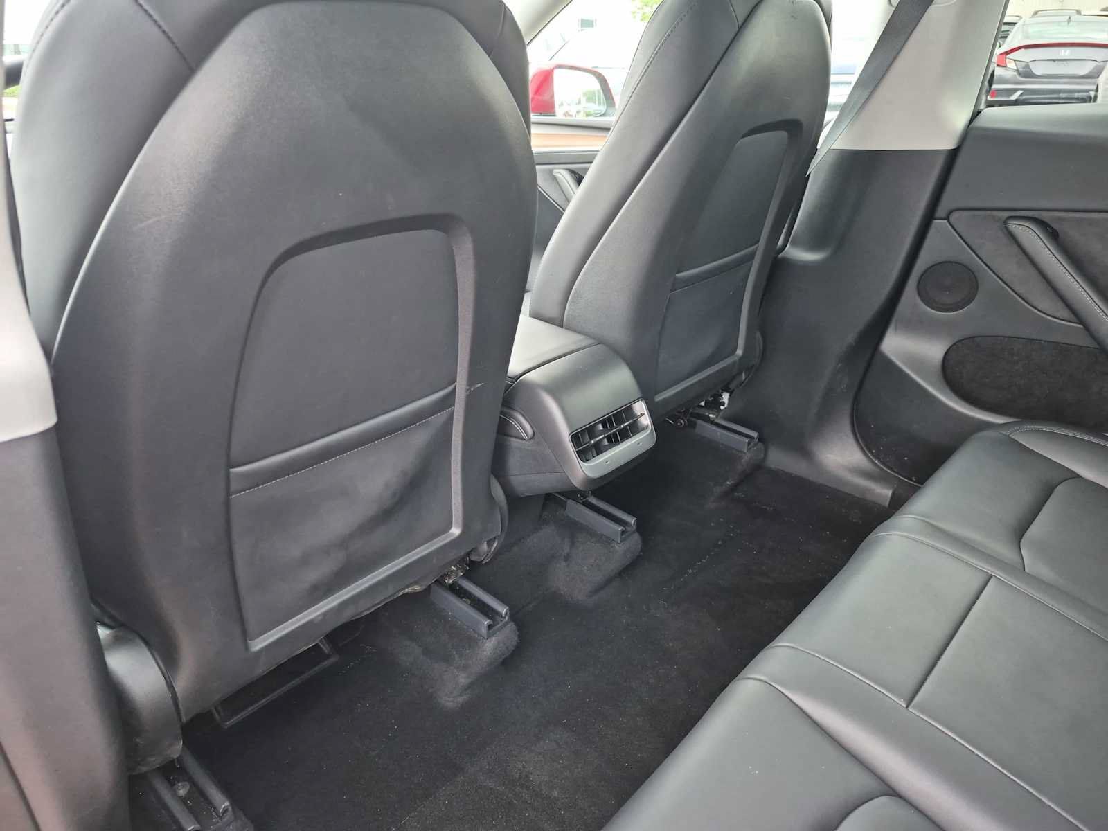 Used 2024 Tesla Model Y Long Range AWD/4WD image 16