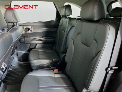 Used 2021 Kia Sorento EX FWD image 31