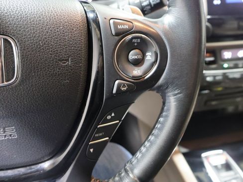 Used 2016 Honda Pilot Touring image 35