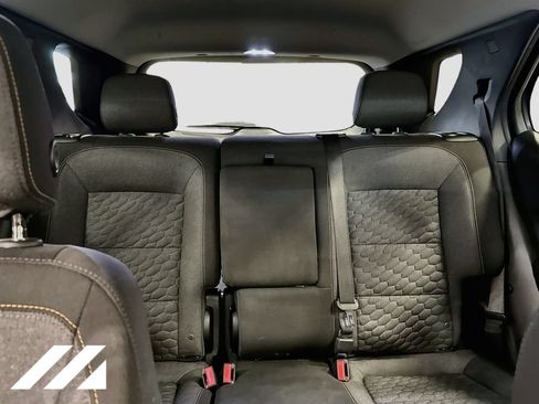 Used 2018 Chevrolet Equinox LT FWD image 28