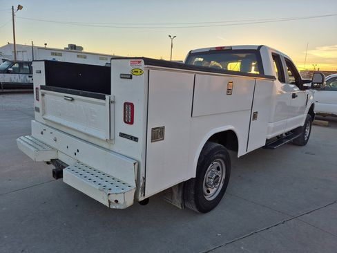Used 2019 Ford F250 XL w/ XL Value Package image 5