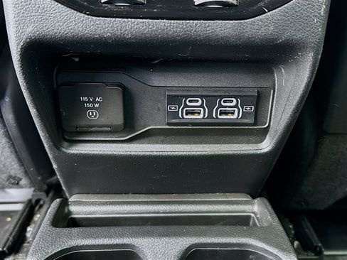 Used 2022 Jeep Grand Cherokee L Overland w/ Advanced Protech Group III image 17