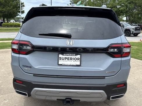 Used 2023 Honda Pilot Touring image 5