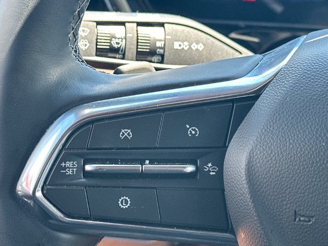 Used 2025 Chevrolet Tahoe Premier AWD/4WD image 25