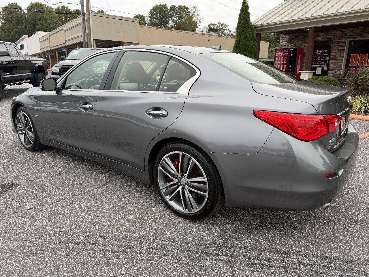 Used 2017 INFINITI Q50 Sport AWD/4WD image 8