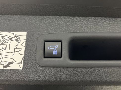 Used 2024 Toyota Sienna XSE image 17