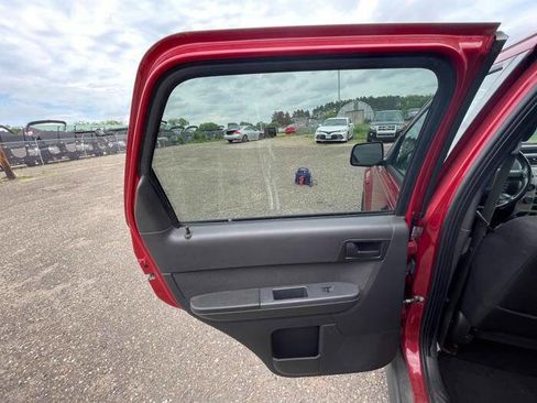 Used 2010 Ford Escape XLT AWD/4WD image 25