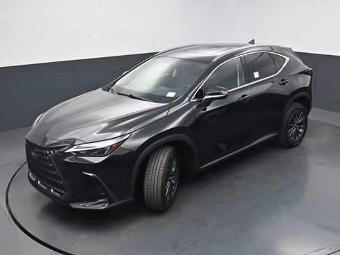 Used 2024 Lexus NX 250 FWD w/ Towing Package (2000 Lbs) image 31