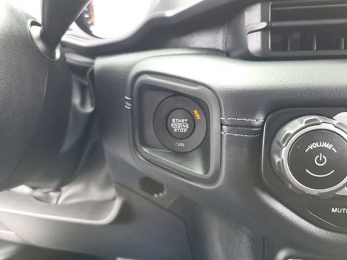 Used 2025 Jeep Wrangler Unlimited Sahara w/ Safety Group AWD/4WD image 24