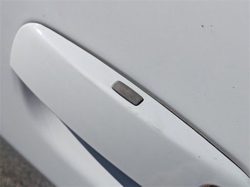 Used 2022 Dodge Challenger SXT image 10