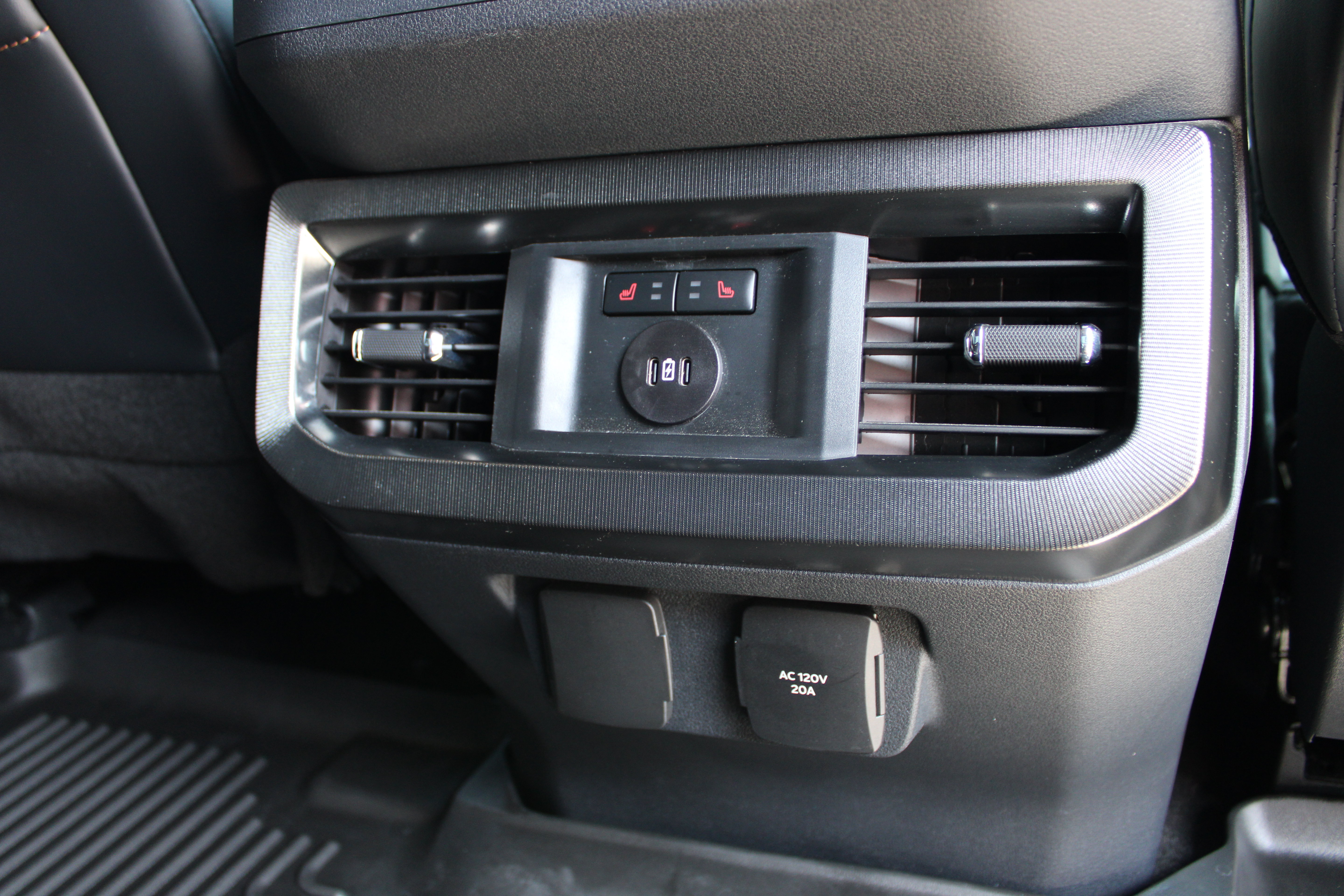 Used 2024 Ford F250 Platinum AWD/4WD image 22
