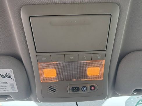 Used 2013 Chevrolet Captiva Sport LS image 25