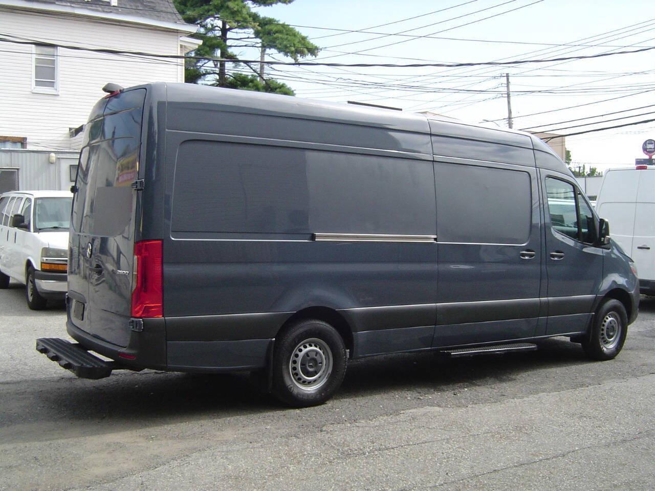 Used 2021 Mercedes-Benz Sprinter 2500 image 4