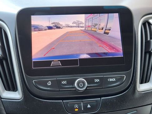 Used 2023 Chevrolet Malibu LT FWD image 17
