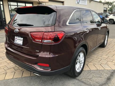 Used 2019 Kia Sorento AWD V6 image 2